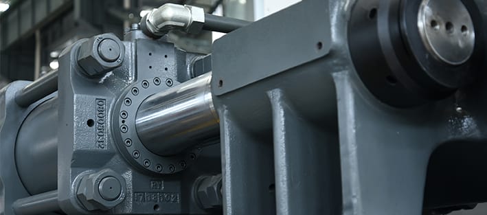 two-platen-injection-molding-machine-safety-features