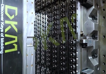 144-cavity Preform Molding Line with Outside Cooling Robot